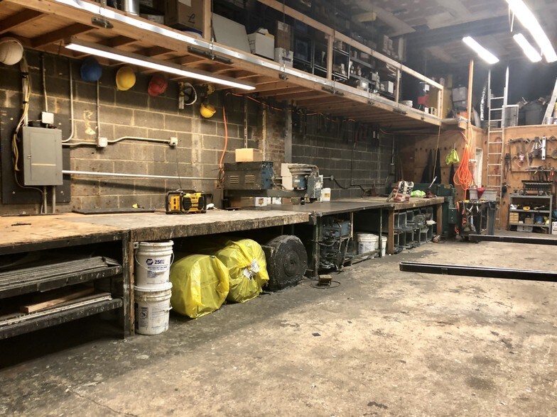 More Photos Of 814 W Merrick Rd, Valley Stream Industrial For Sale
