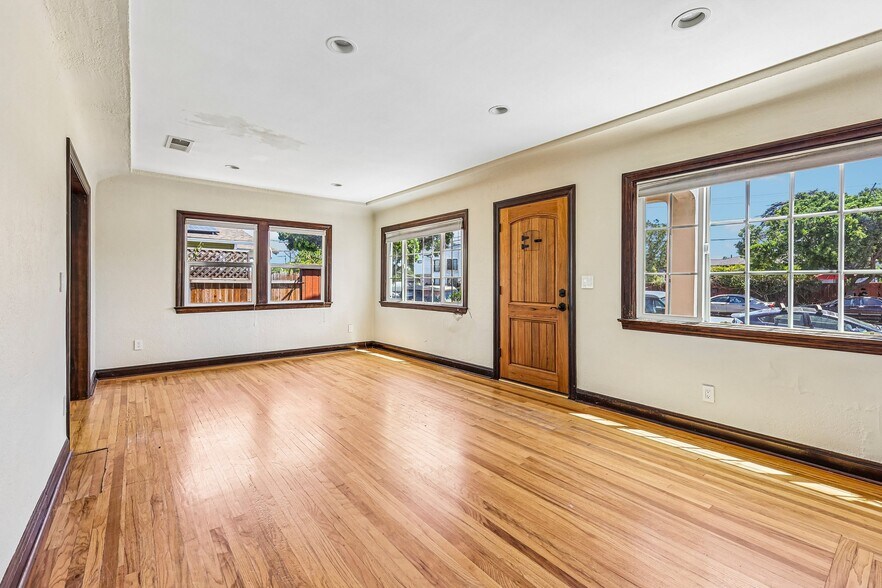 More Photos Of 3378 N Mountain View Dr, San Diego Apartments For Sale