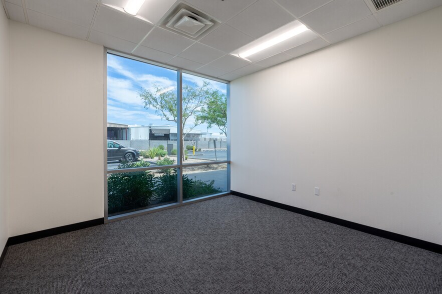More Photos Of 1250 E Hadley St, Phoenix Distribution For Lease