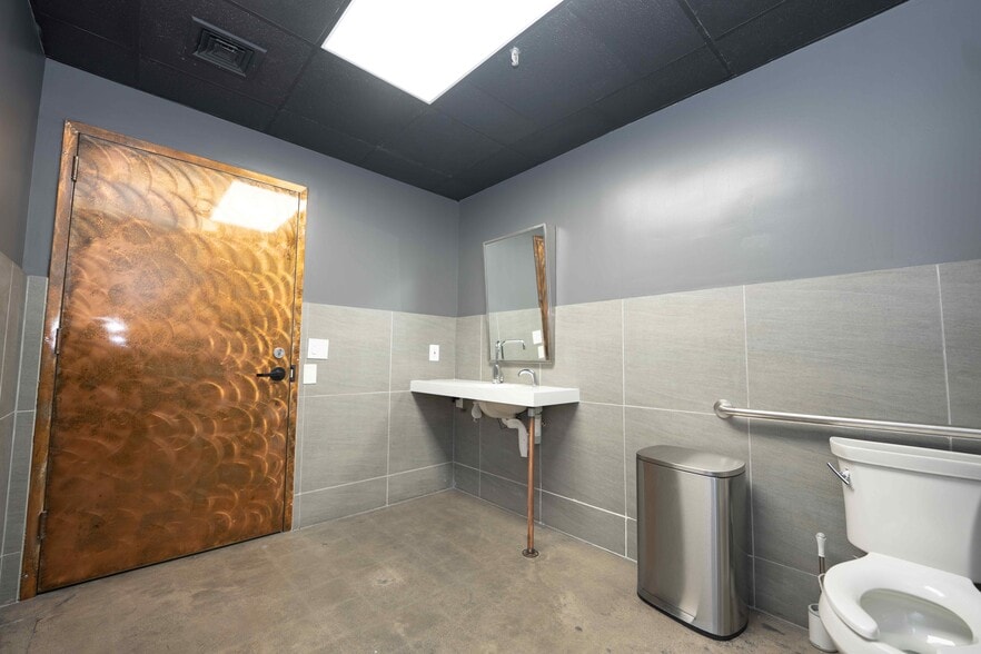 More Photos Of 8 John Walsh Blvd, Peekskill Office For Lease