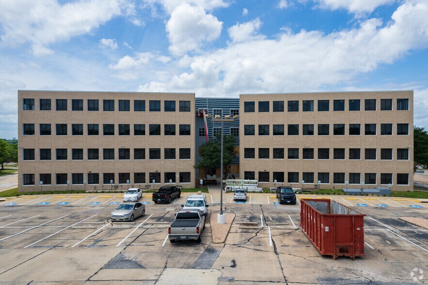 More Photos Of 8407 Wall St, Austin Office For Lease