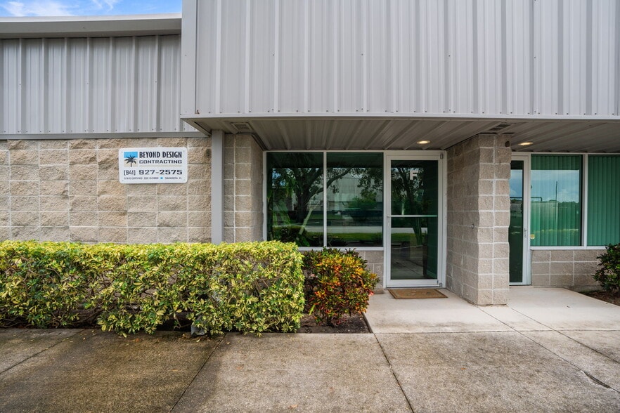 More Photos Of 4545 Mariotti Ct, Sarasota Flex For Sale