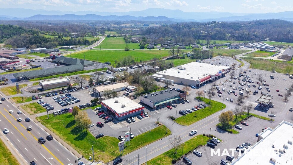 More Photos Of 737 Dolly Parton Pky, Sevierville General Retail For Sale