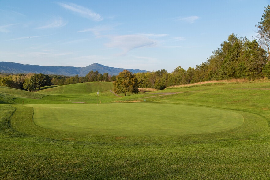 More Photos Of 910 Tc Northcott Blvd, Luray Golf Course Driving Range For Sale