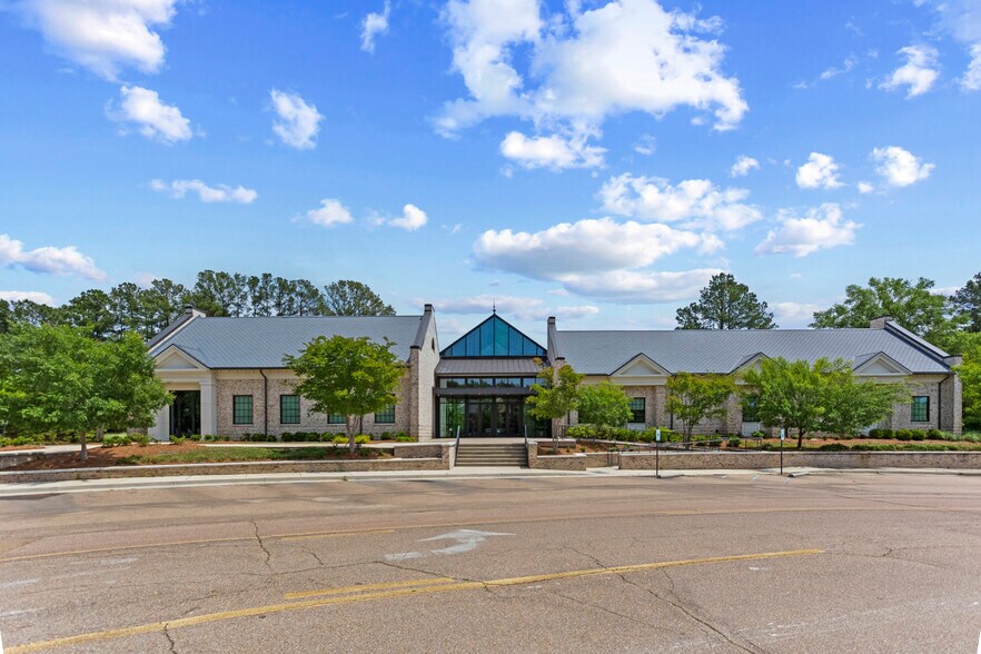 Primary Photo Of 160 Fountains Blvd, Madison Medical For Sale