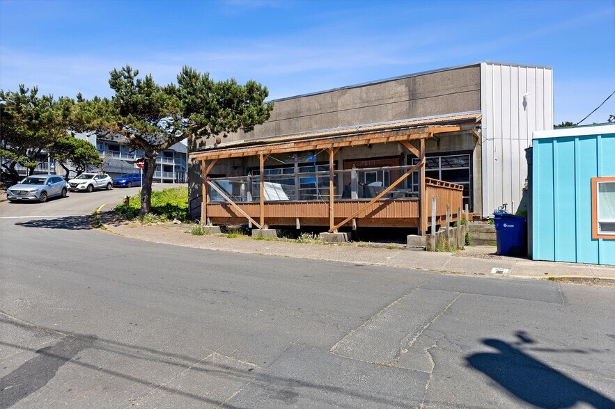 More Photos Of 501 NW Coast St, Newport Restaurant For Sale