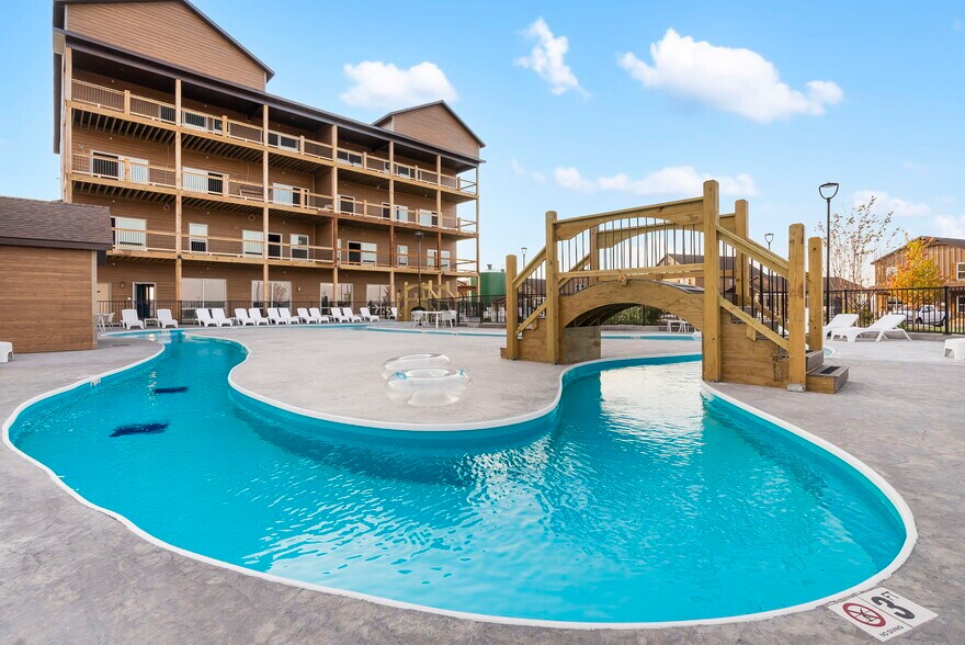 More Photos Of 129 Pioneer Peak, Kimberling City Specialty For Sale