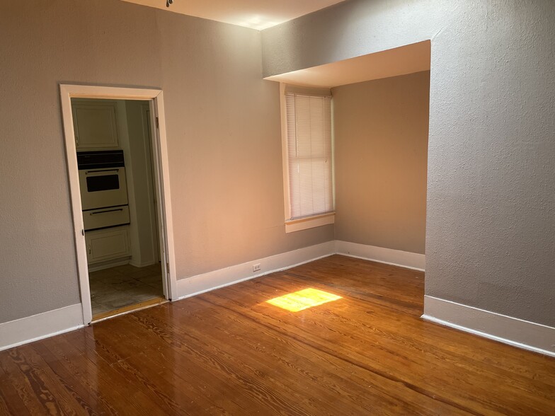 More Photos Of 105 Willim St, San Antonio Medical For Lease