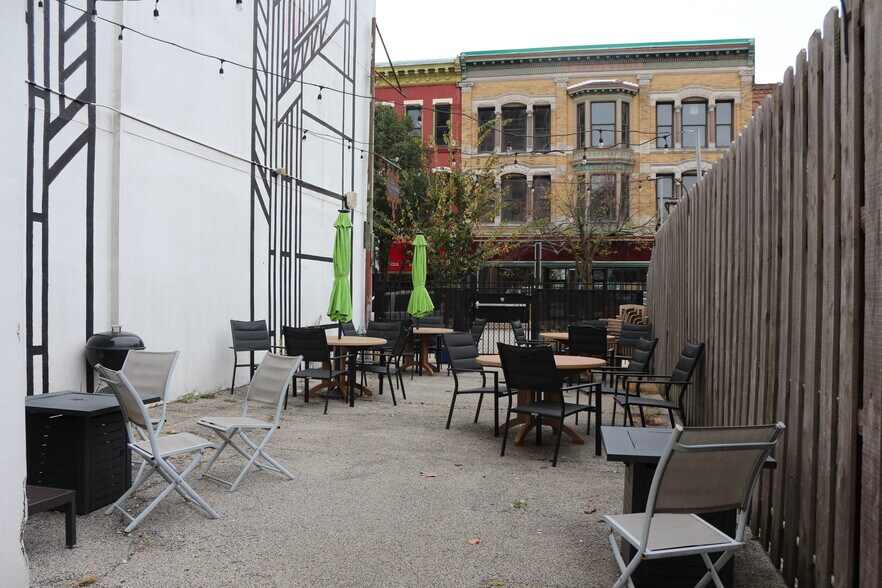 More Photos Of 427 E Monroe St, Springfield Office For Sale