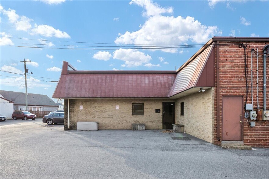 More Photos Of 11 Water St, Front Royal Loft Creative Space For Lease