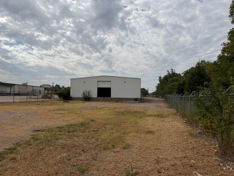 More Photos Of 1901 SE 29th St, Oklahoma City Manufacturing For Sale