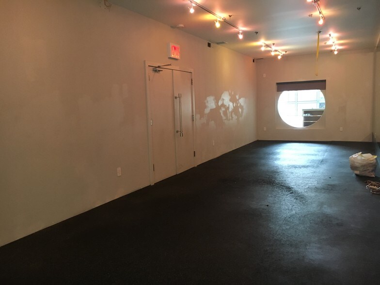More Photos Of 74 N 8th St, Brooklyn Storefront Retail Office For Lease
