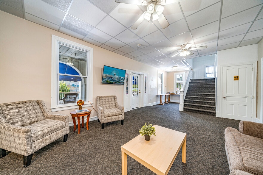 More Photos Of 617 E 8th St, Ocean City Hotel For Sale