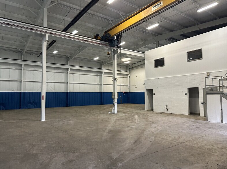 Primary Photo Of 9664 Akins Rd, North Royalton Warehouse For Lease