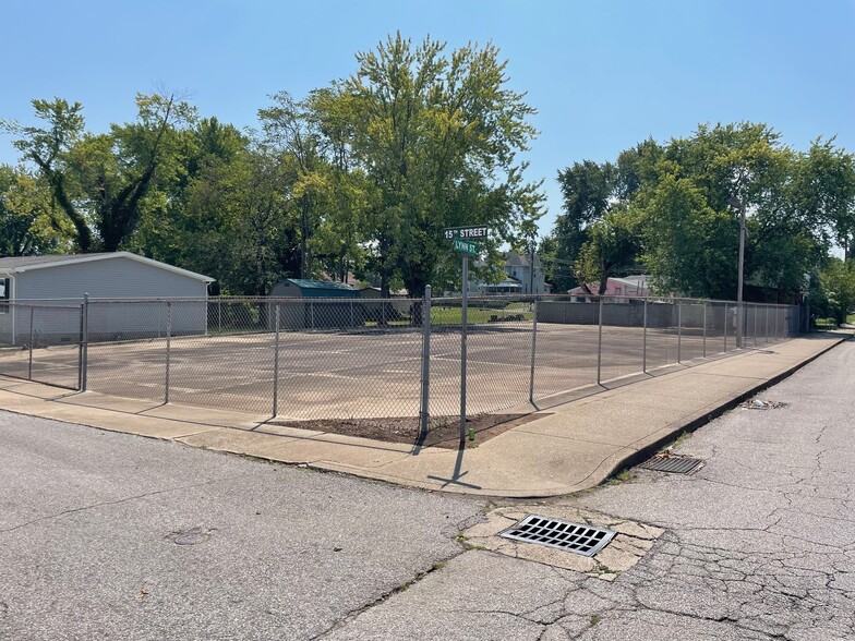 Primary Photo Of 1412 Lynn St, Parkersburg Contractor Storage Yard For Sale