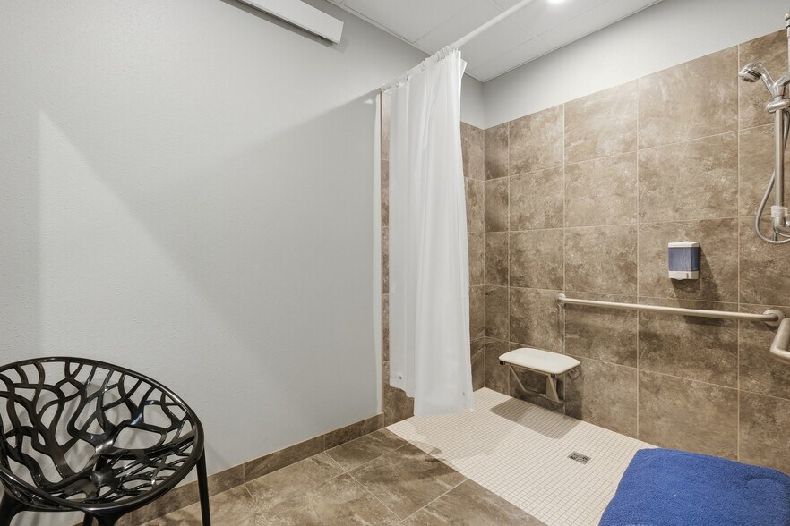 More Photos Of 225 Hoel Ave, Stoughton Freestanding For Sale