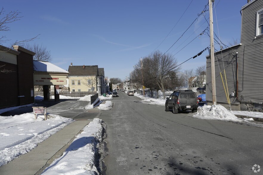 More Photos Of 336 Bridge St, Lowell Drugstore For Sale
