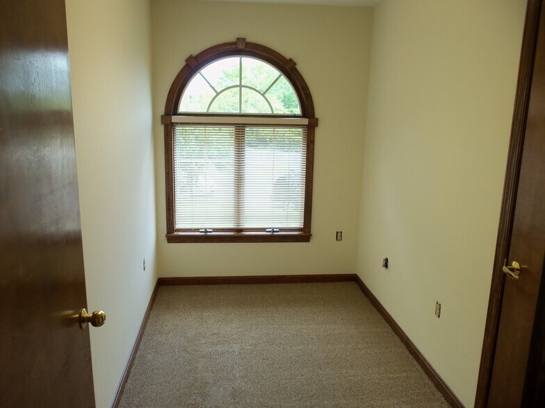 More Photos Of 1344-1374 S Atherton St, State College Office For Sale