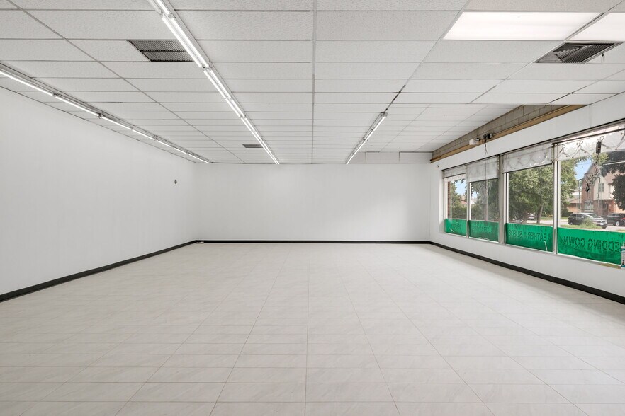 More Photos Of 7642-7650 W Touhy Ave, Chicago Storefront Retail Office For Lease