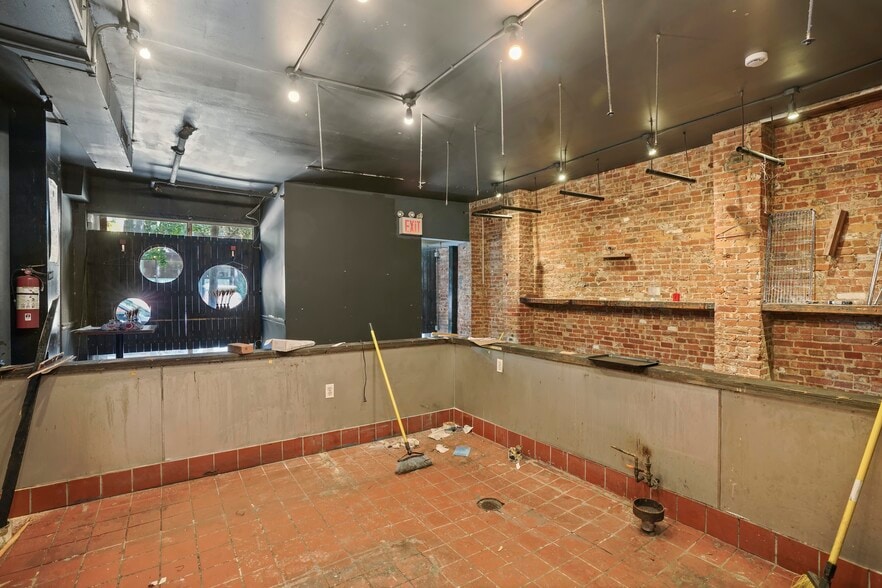 More Photos Of 296 Grand St, Brooklyn Apartments For Lease