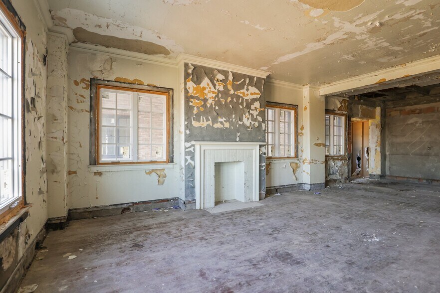 More Photos Of 1312 E Broad St, Columbus Apartments For Sale