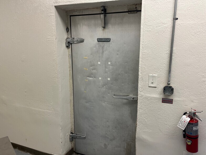 More Photos Of 915 Sand Lake Rd, Altamonte Springs Restaurant For Sale