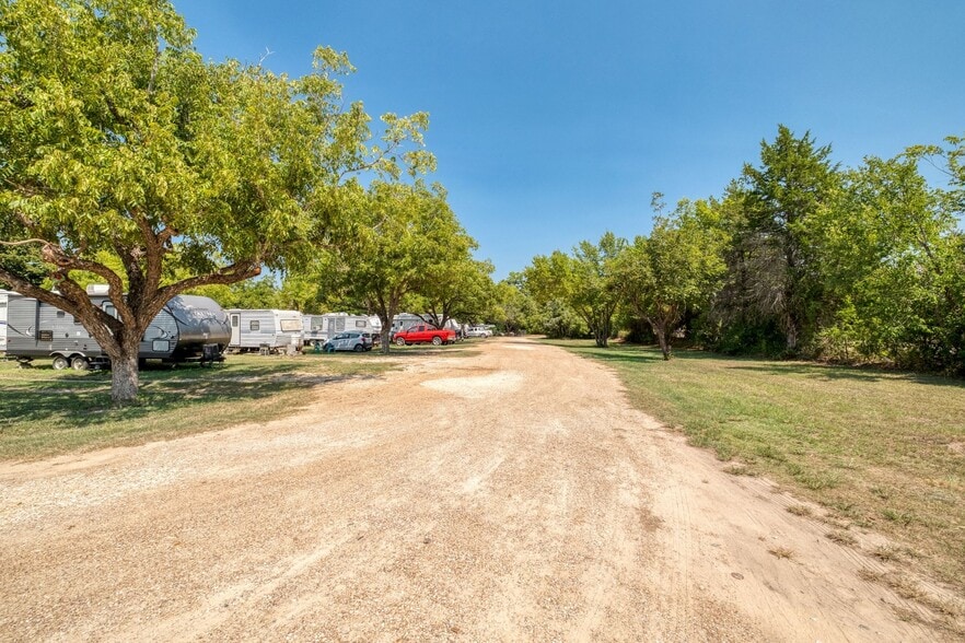 More Photos Of 1332 Cameron Ave, Rockdale Trailer Camper Park For Sale