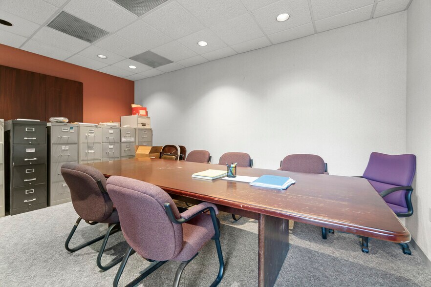 More Photos Of 410 S Main St, Pleasantville Office For Sale