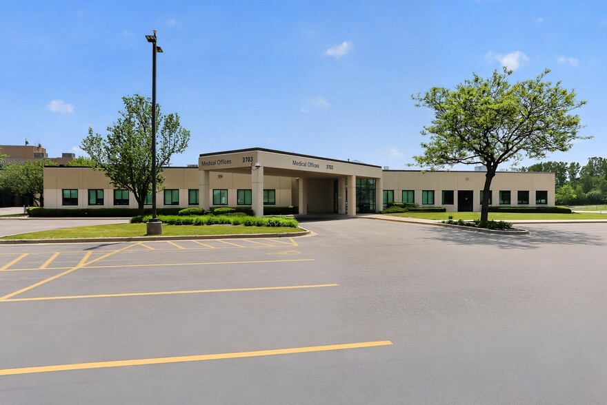 More Photos Of 3703 Doty Rd, Woodstock Medical For Lease