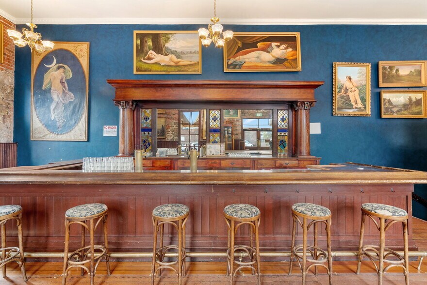 More Photos Of 205 Court St, The Dalles Restaurant For Sale