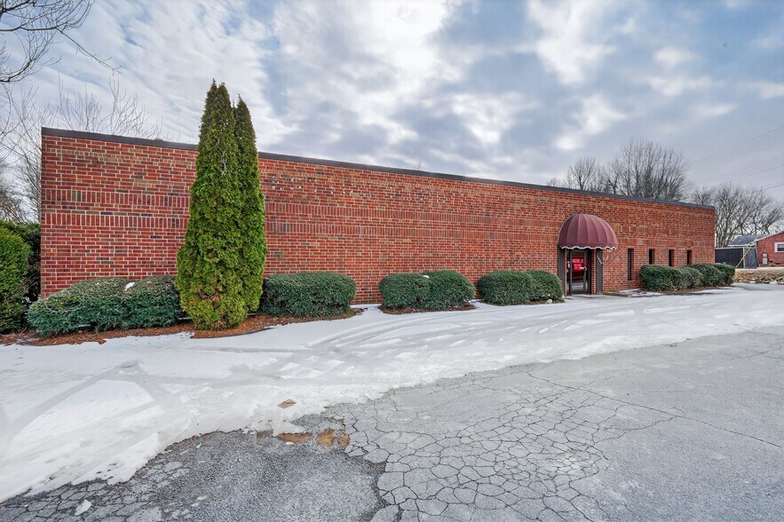 More Photos Of 1225 W Market Center Dr, High Point Warehouse For Sale