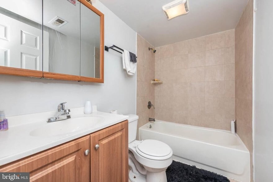 More Photos Of 1911 W Baltimore St, Baltimore Apartments For Sale