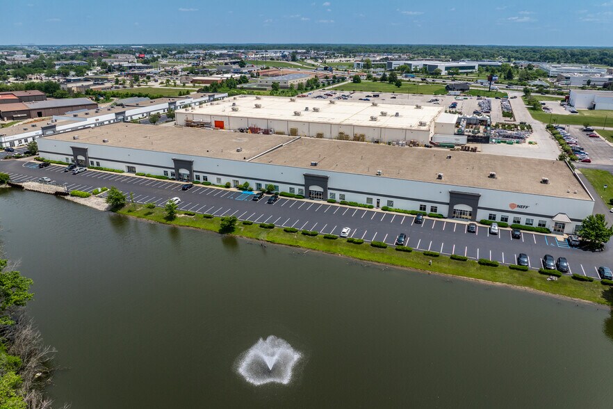 More Photos Of 9402 Uptown Dr, Indianapolis Research And Development For Lease