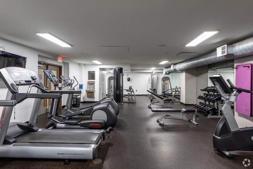 More Photos Of 1-49 N Howard St, Baltimore Unknown For Lease