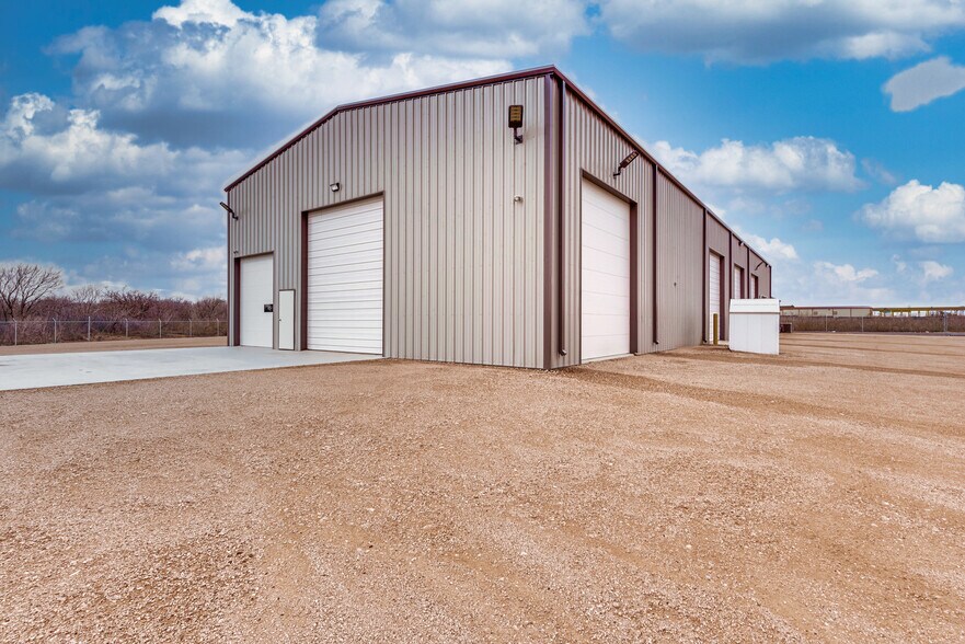 More Photos Of 3017 W County Road 115, Midland Warehouse For Lease