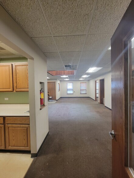 More Photos Of 290 Telser Rd, Lake Zurich Warehouse For Lease