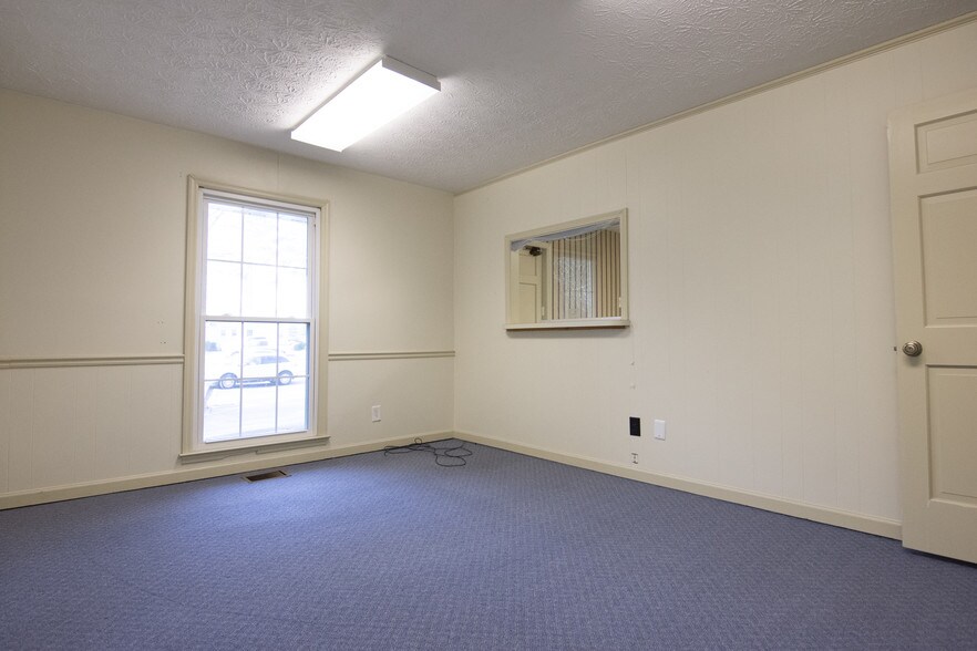 More Photos Of 213 Jeff Davis Pl, Fayetteville Medical For Lease