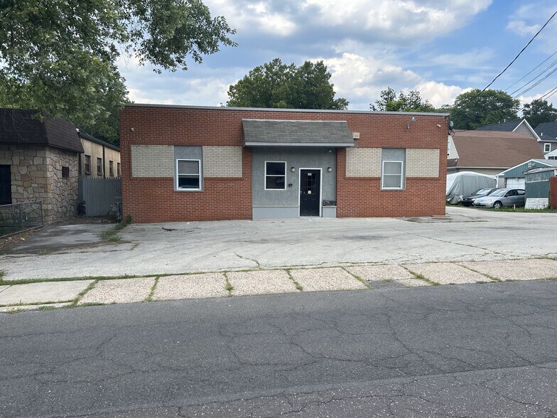 More Photos Of 145 N Ridge Ave, Ambler Light Manufacturing For Lease