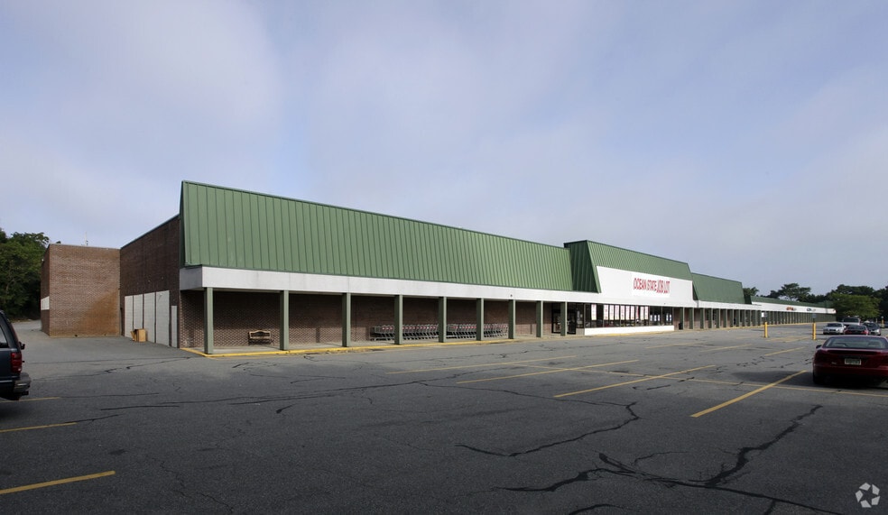 More Photos Of 601-607 Metacom Ave, Warren Unknown For Lease