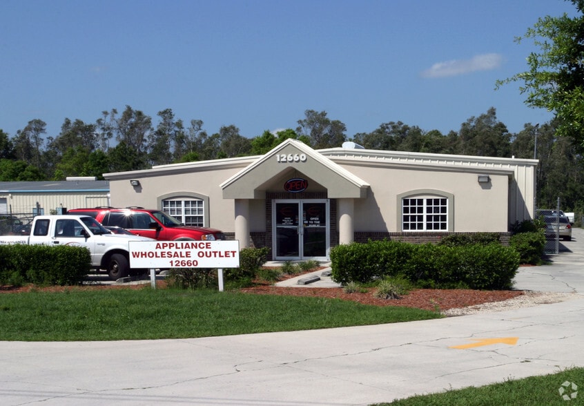 More Photos Of 12660 Metro Pky, Fort Myers Self Storage For Sale