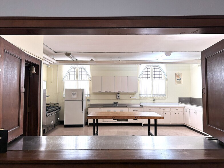 More Photos Of 1900 Oak Park Ave, Berwyn Religious Facility For Sale