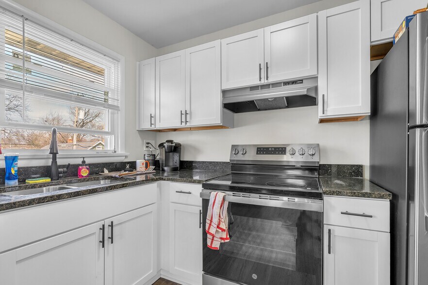 More Photos Of 182 W North St, Crown Point Apartments For Sale