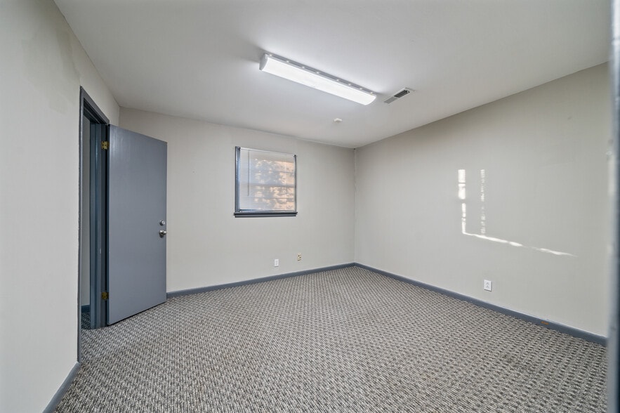 More Photos Of 1008 Oakwood Ave NW, Huntsville Medical For Lease