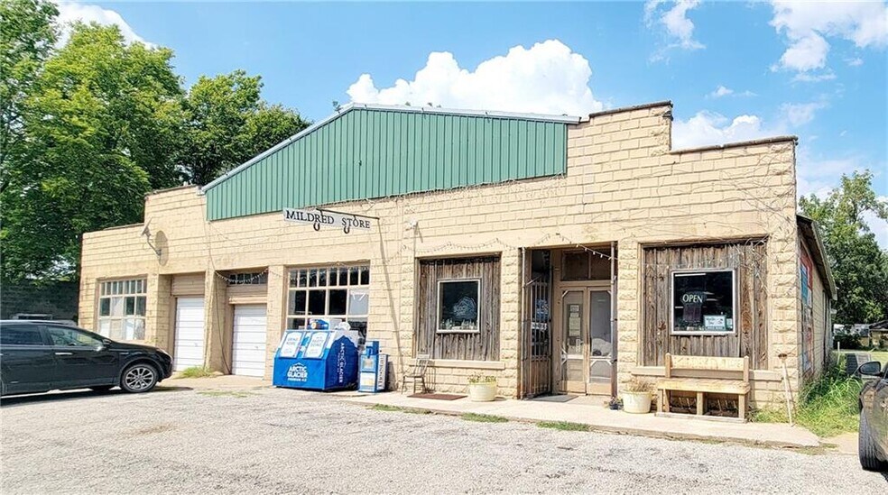 More Photos Of 86 3rd St, Moran Convenience Store For Sale