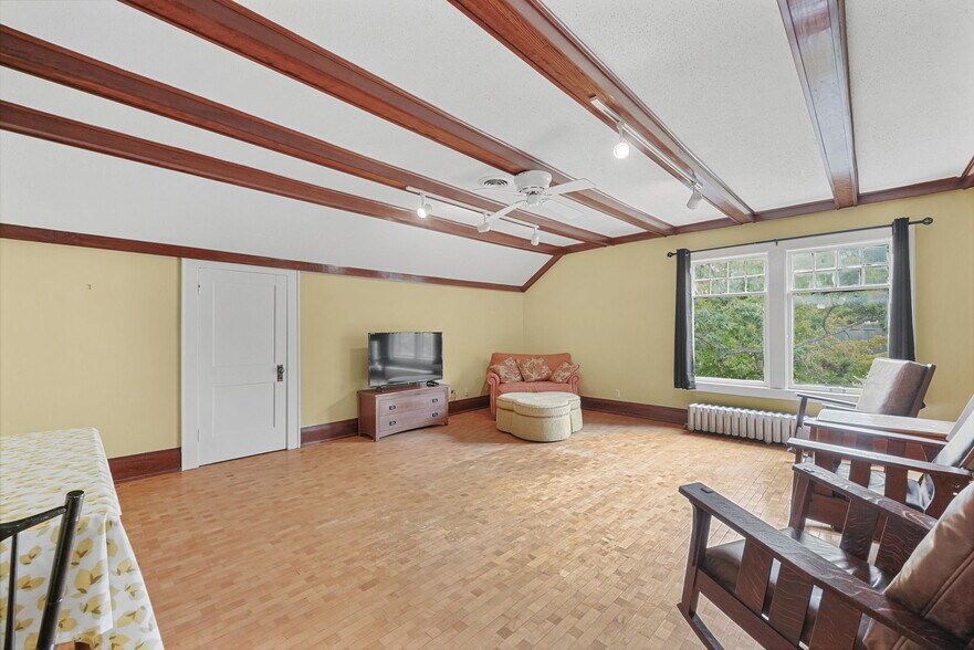 More Photos Of 530 S Union St, Traverse City Medical For Sale