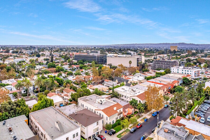 More Photos Of 834 S Orange Grove Ave, Los Angeles Apartments For Sale