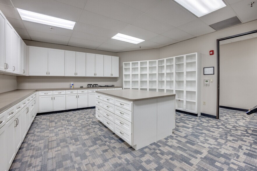 More Photos Of 10707 Corporate Dr, Stafford Coworking Space