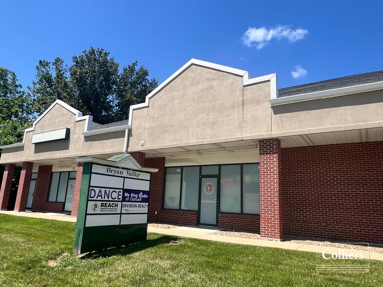 More Photos Of 2108-2126 Bryan Valley Commercial Dr, O'Fallon Storefront Retail Office For Lease
