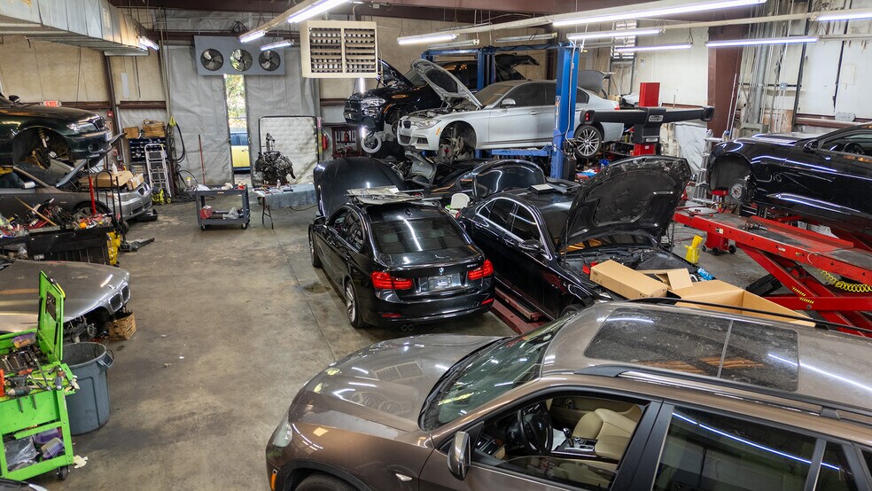 More Photos Of 803 Church St, Decatur Auto Repair For Sale