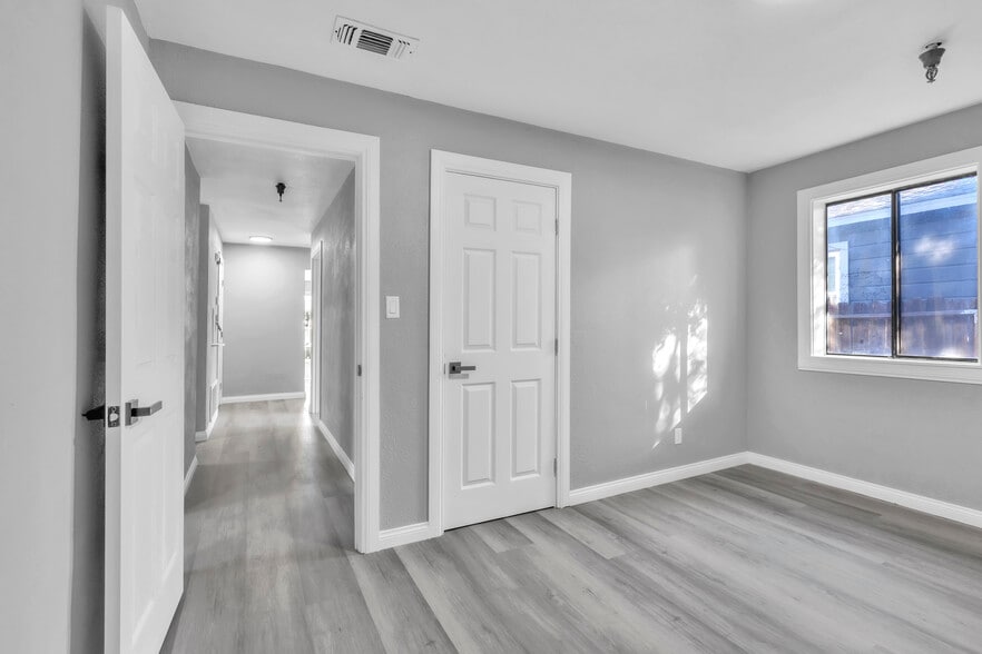 More Photos Of 1006 Lochbrae Rd, Sacramento Assisted Living For Sale